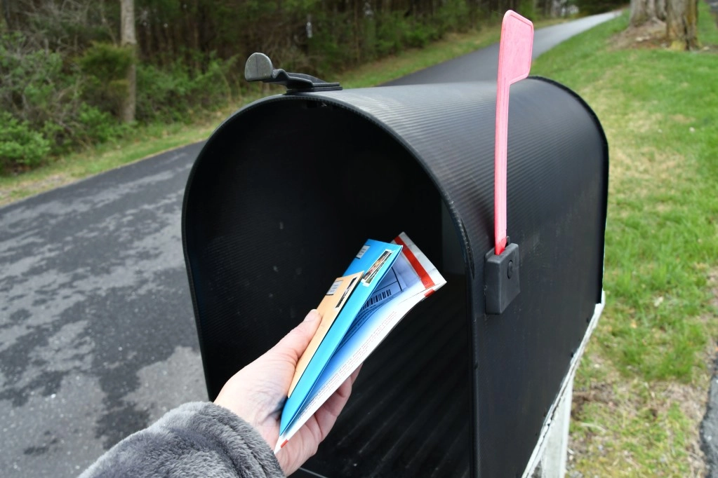 adding mail into a mailbox