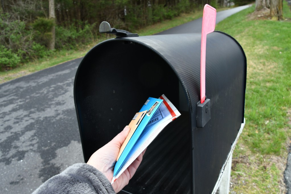 usps mail in a mailbox