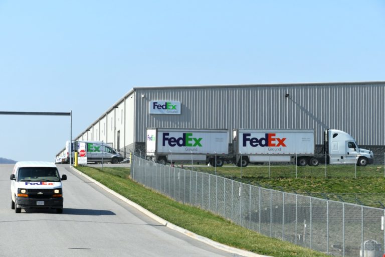 fedex arrange pickup sundays