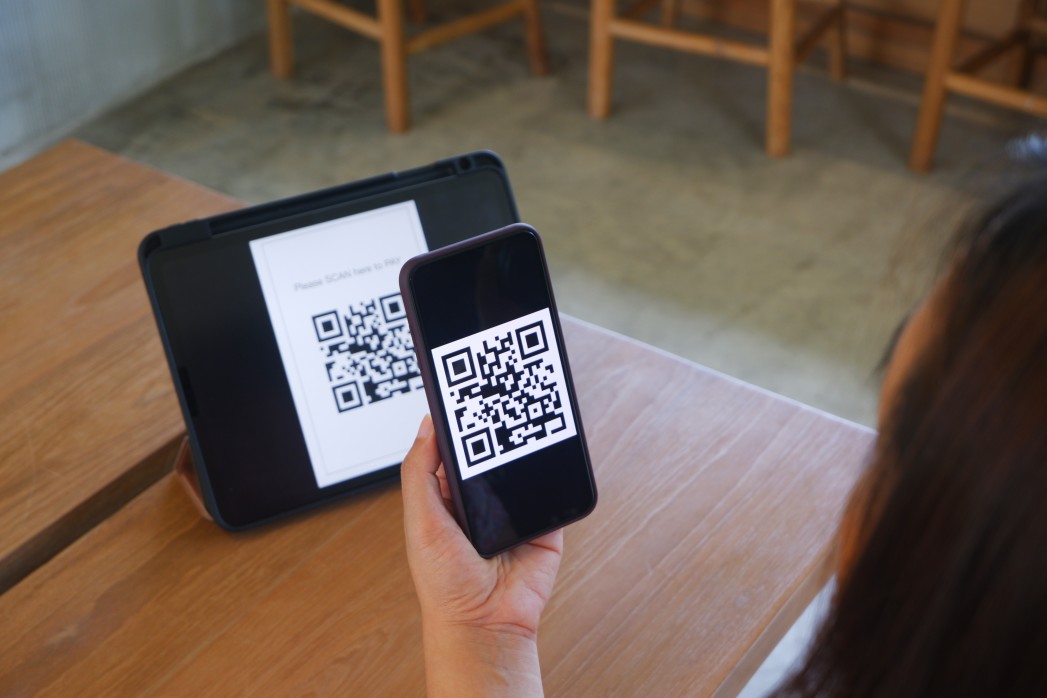 a QR code on mobile