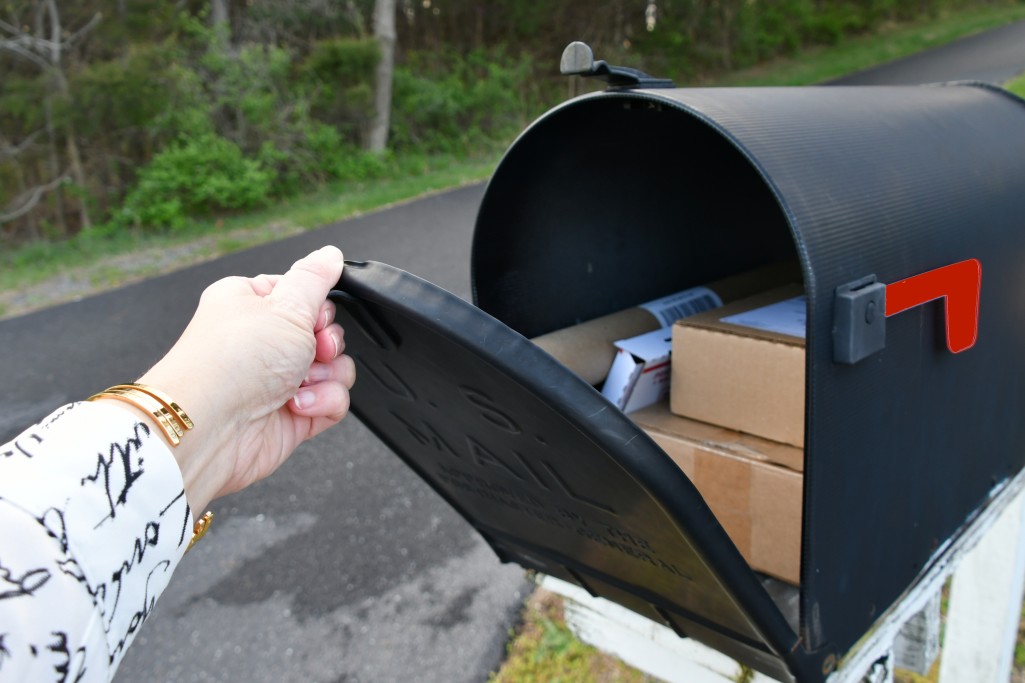 mail items in a mailbox