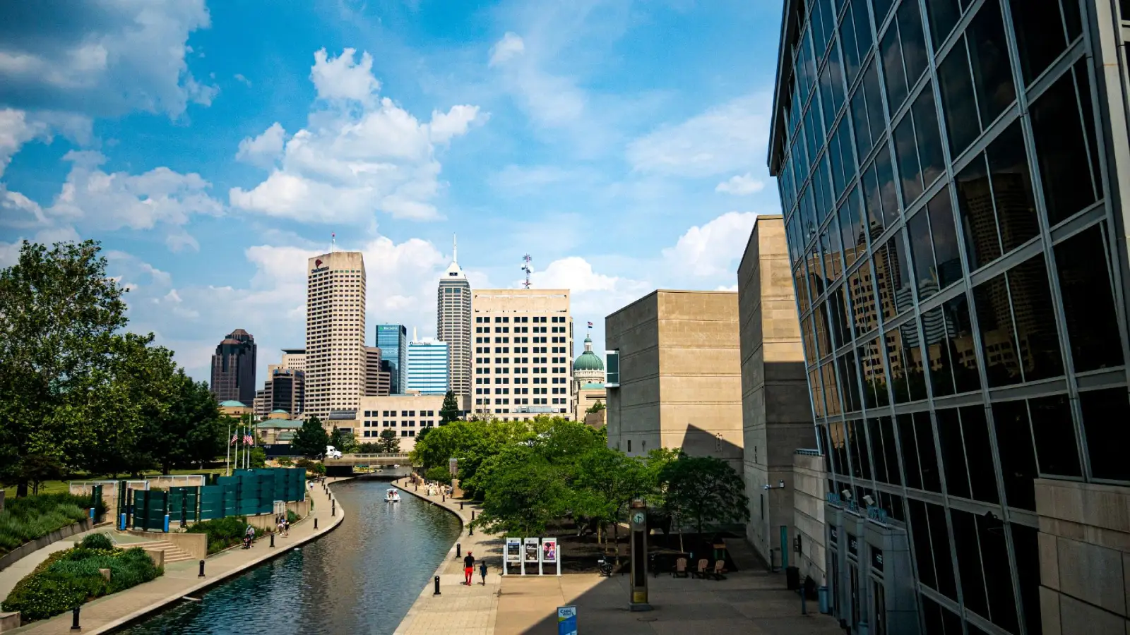 Secure mail handling with a virtual mailbox and virtual address in Jefferson, IN.